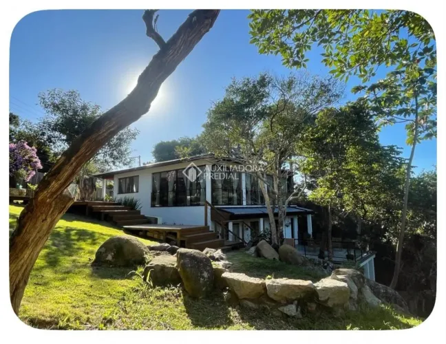 CASA EXCLUSIVA EM RATONES - UM VERDADEIRO REFÚGIO EM MEIO À NATUREZA