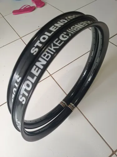 PAR DE ARO STOLEN LOW PRO 38MM