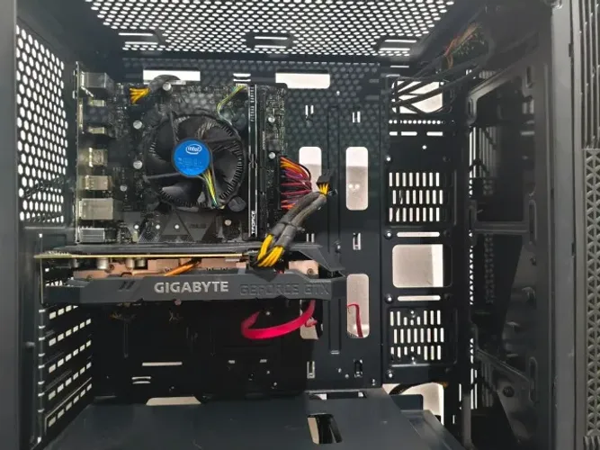 Placa de vídeo GTX 1660 6gb Gigabyte 