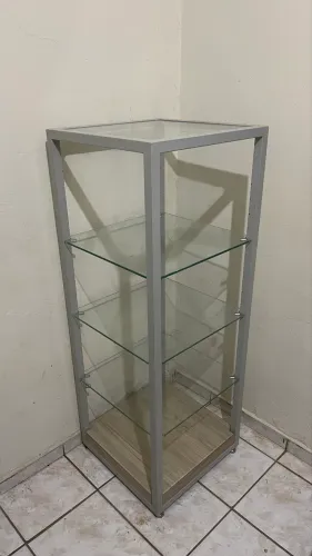 Estante de vidro