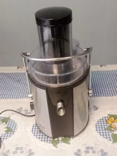 Extrator de suco / suqueira / processador 