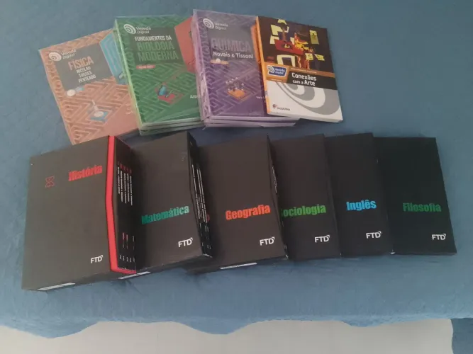 Livros para ensino médio (seminovos) editora FDT - 19 matérias 