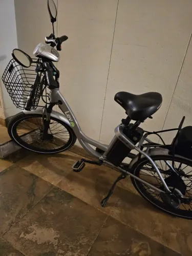 Bicicleta Lev L - Pouco Uso(menos de 500km rodado) e com Nota Fiscal