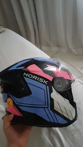 Capacete norisk Downtown li Provenza preto com roxo brilhante 60