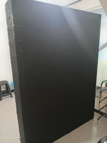 Suporte para cama de casal em ótimo estado.