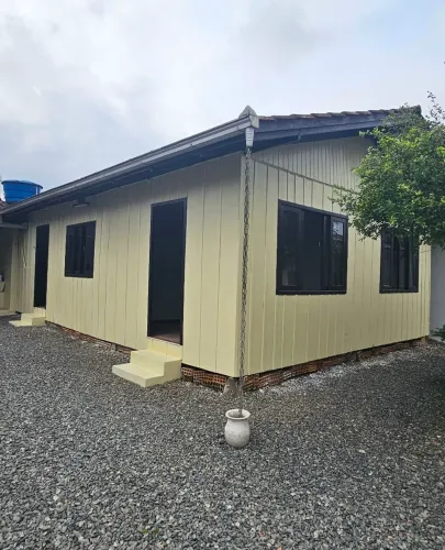 Casa 3 Quartos para Aluguel - Água Inclusa