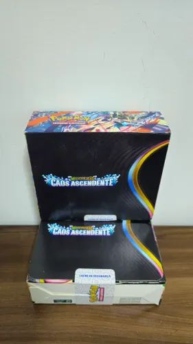 Booster Display 36 Pacotes Caos Ascendente Pokémon TCG