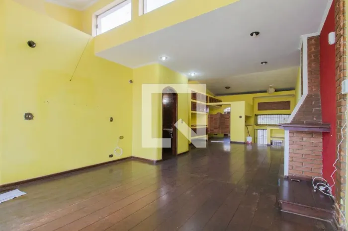 Casa à Venda - Matriz, 3 Quartos, 300 m2