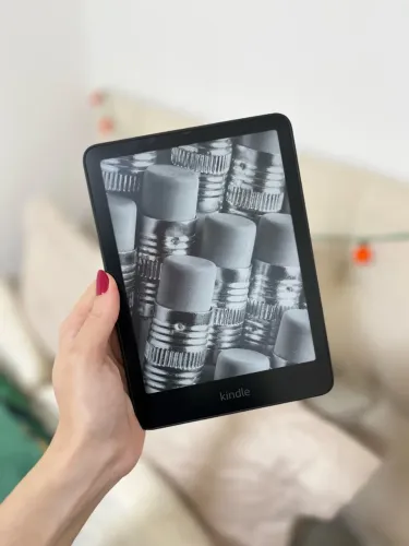 Kindle paperwhite 12º signature edition + duas capas + suporte 