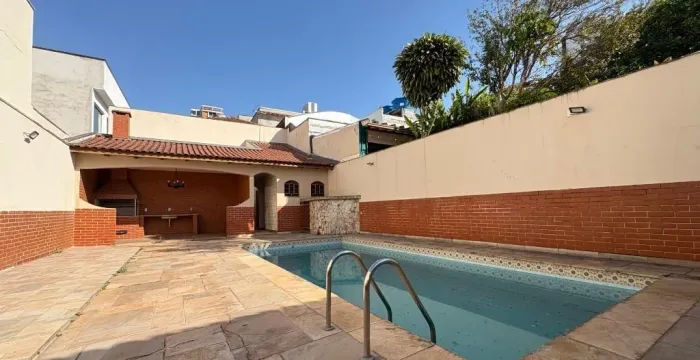 Casa para alugar ou comprar com 490m², 5 quartos e 6 vagas
