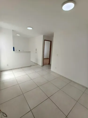 Apto. com 2 quartos, Nascente, com Elevador Próx. ao Shopping Pátio e Alma viva