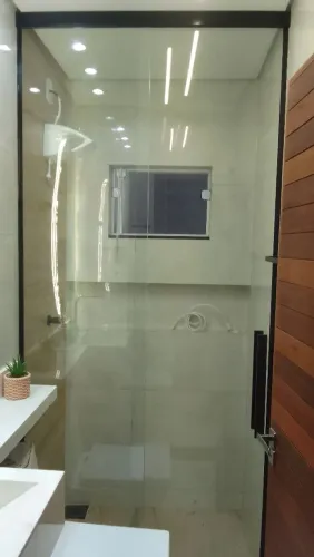 Box para banheiro e fechamento de varanda 
