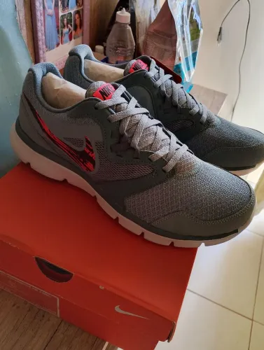 Tênis Nike masculino n 42 novo Birigui SP