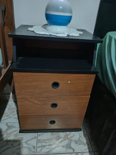 Vende se mesa de cabeceira 50 reais em Interlagos *