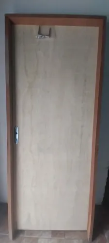 VENDO UMA PORTA NOVA QUE NUNCA FOI COLOCADA