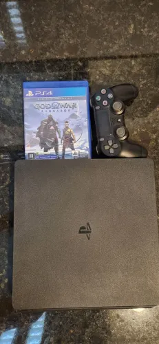 Ps4 slim 500 gb e gow ragnarok
