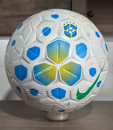 Bola Futebol Nike Control CBF 26