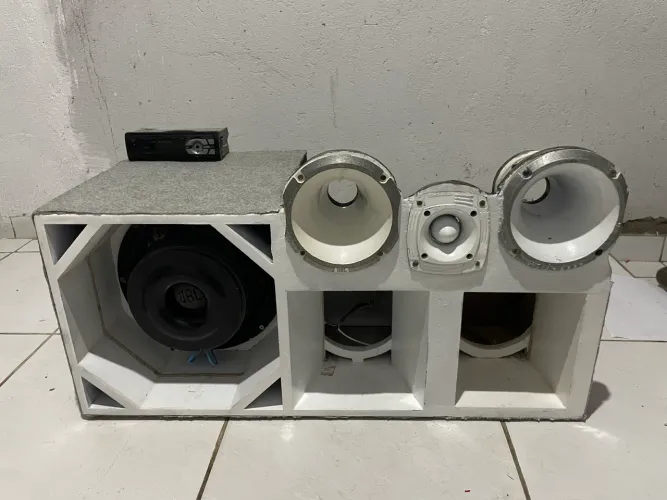 Grave de 12 médio 08 com grave e toca cd lentes e led