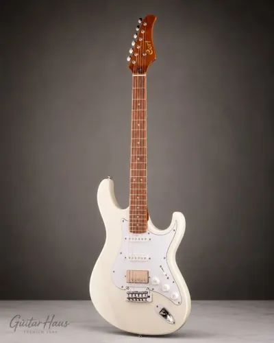 Strato moderna com alma vintage, visual clean e uma configuração HSS extremamente versátil