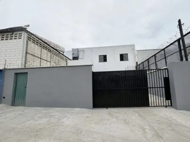 Imóvel para aluguel possui 440 metros quadrados em Camargos - Belo Horizonte - MG