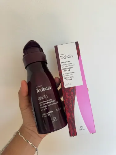 Kit cereja e praliné creme + body splash 