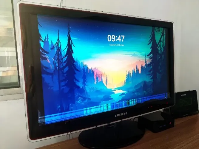 Tv 24 Polegadas Samsung HDMI (Funcionando) com linhas no canto da tela (não Envio)