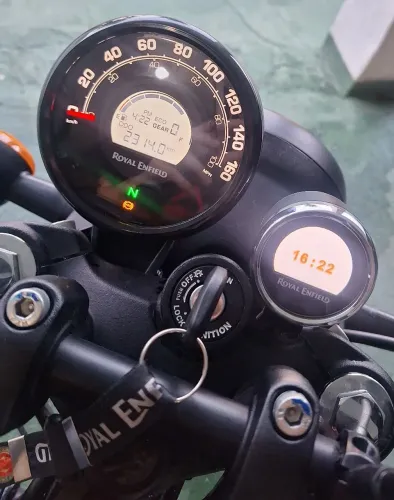 Hunter 350 customizada