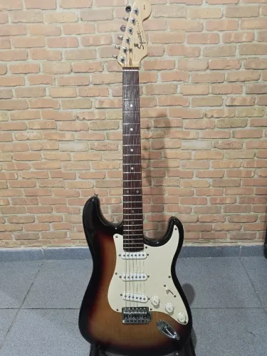 Guitarra Strato Fender Squier Affinity