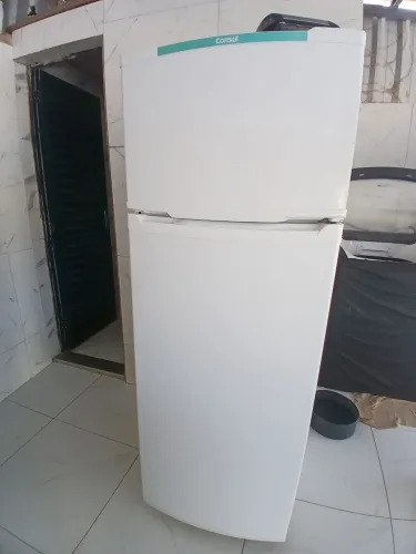 Geladeira em bom estado de conservação, mas parou de gelar!!