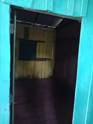 VENDO TERRENO COM CASA JA PRONTA
