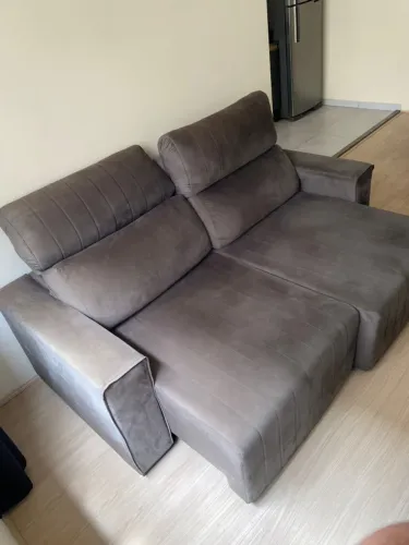 Sofá seminovo - retrátil 2 lugares