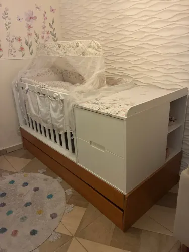 Cama/Berço Infantil Multifuncional Impecável + Kit Completo de Enxoval