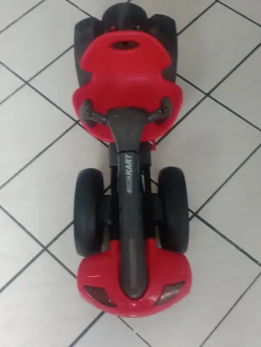 Mini kart eletrico infantil pouco usado. Bivolt, 6v 