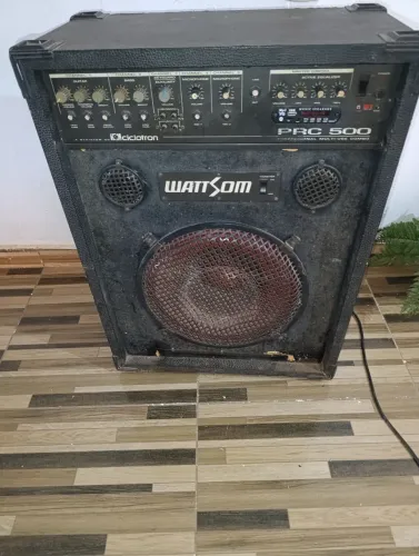 VENDO ESTA CAIXA DE SOM, SOM LIMPO E AUTO