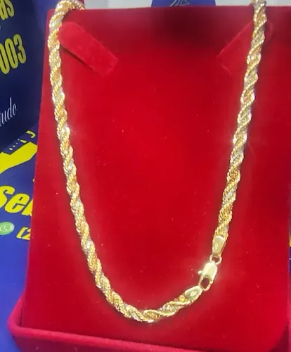 Gargantilha Torcida 3 Cores Ouro 18 Kilates Peso 4.70 Gramas 40 Cm x 2 mm                 