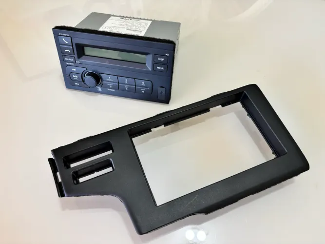 Som Alpine + moldura originais Honda Fit 2015