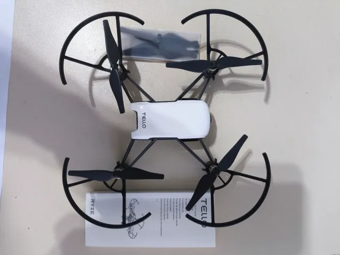 Drone DJI TELLO (SEM A BATERIA)