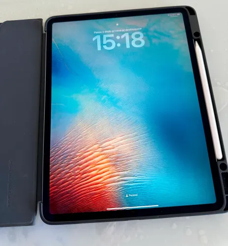 iPad 12,9 4a geração + Apple Pencil + Case ESR