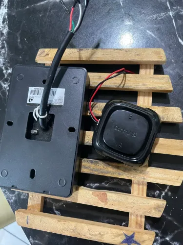 Leitor de Cartao RFID 13,56 MHz Intelbras LE 130 MF - Seminovo E Control iD SecBox V2,
