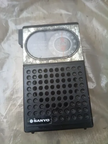 Sucata de rádio antigo portátil analógico Sanyo RP-5040,para restauração