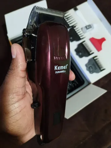 ? MÁQUINA DE CORTE KEMEI PROFISSIONAL KM-PG2600 ?