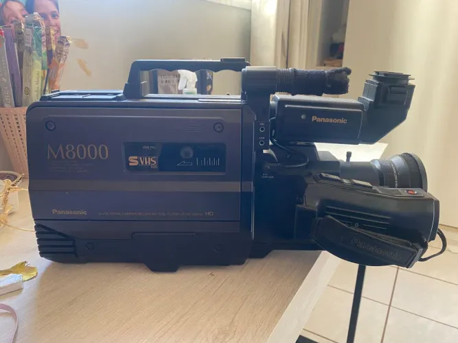 Câmera Panasonic M8000