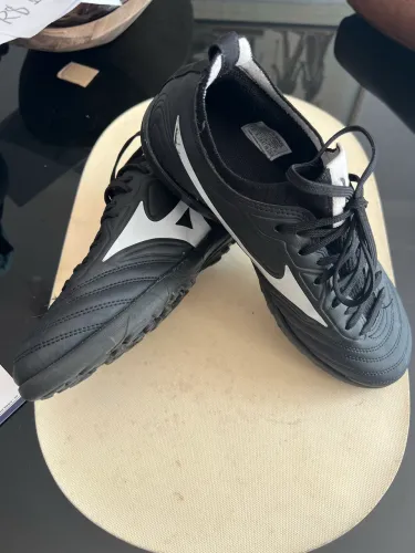 Chuteira Mizuno Society