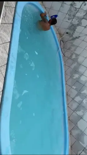 VENDO CASA COM PISCINA NO BAIRRO TOMBA 