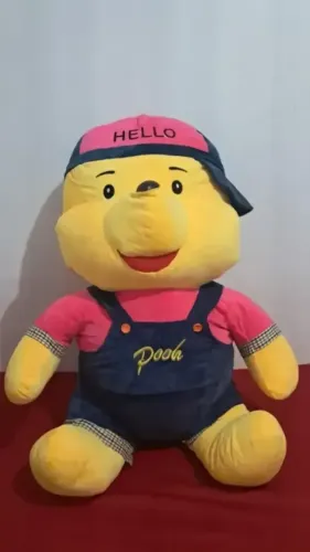 Pelúcia Pooh, mede em torno de 80 centímetros