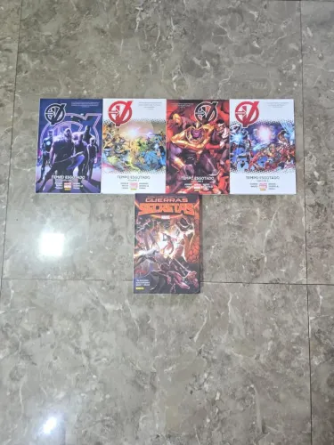 Os Vingadores tempo esgotado vol. 1 ao 4 + Guerras secretas. Parte final Saga do Hickman