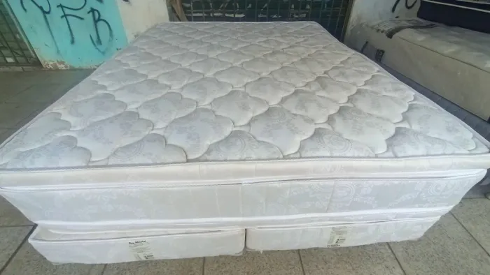 Cama box Queen size 