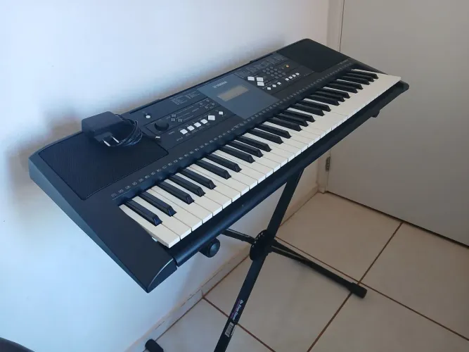 Teclado Yamaha PSR-E333 