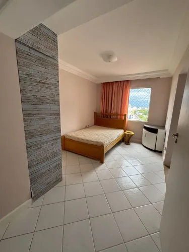 Pituba 109m², suíte, nascente, andar alto, vista livre, ventilado, área de serviço, depend