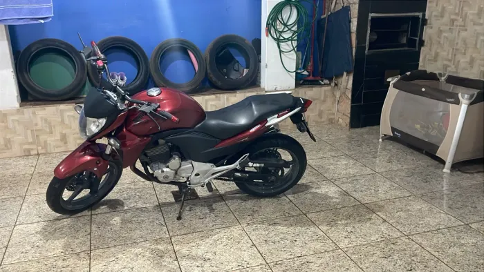 Vendo essa linda CB300r